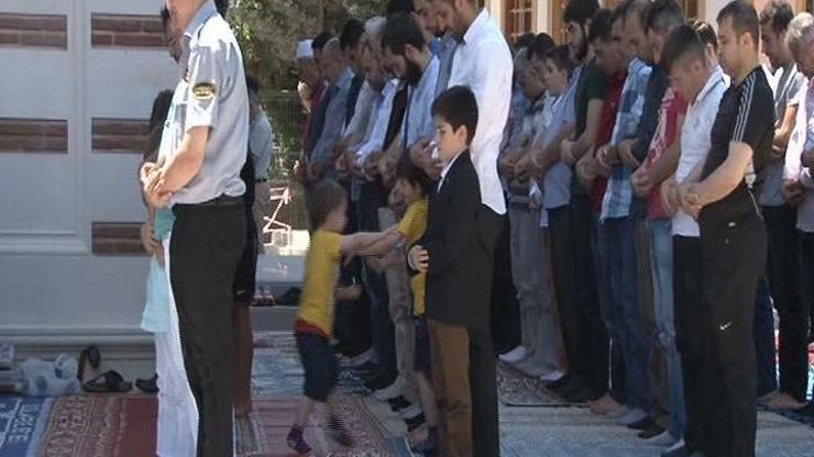 Validebağı karıştıran Koru Camii ibadete açıldı