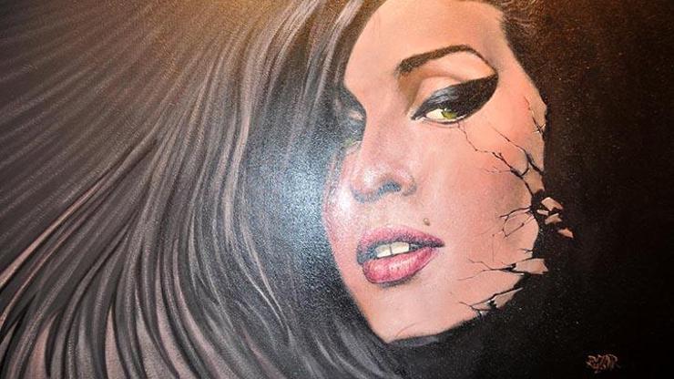 Amy Winehouse anısına Kaşta sergi