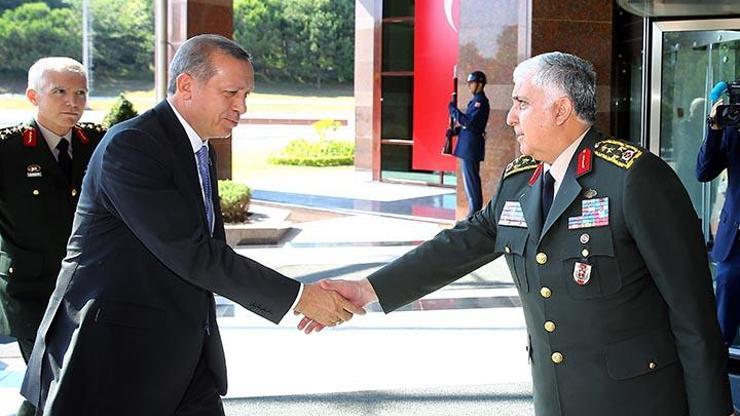 Cumhurbaşkanı Erdoğan Davutoğlu ve Özel ile görüştü