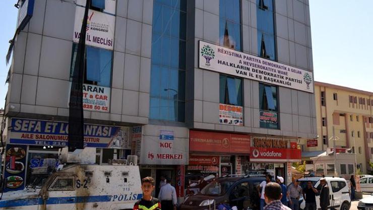 Vanda HDP binasına saldırı iddiası polisi alarma geçirdi