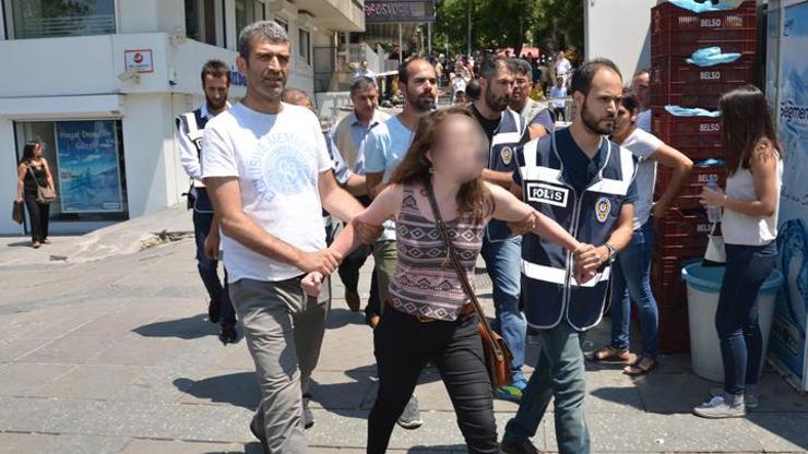 Ankarada Suruç standına yaka paça gözaltı