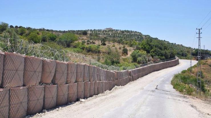 Hatayda Suriye sınırına roketatara dayanıklı duvar örülüyor