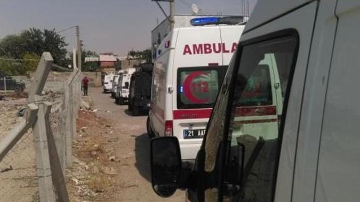 Diyarbakırda mayın patladı: 3 asker yaralı