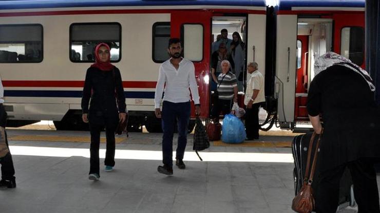 Karsa tren seferleri iptal edildi