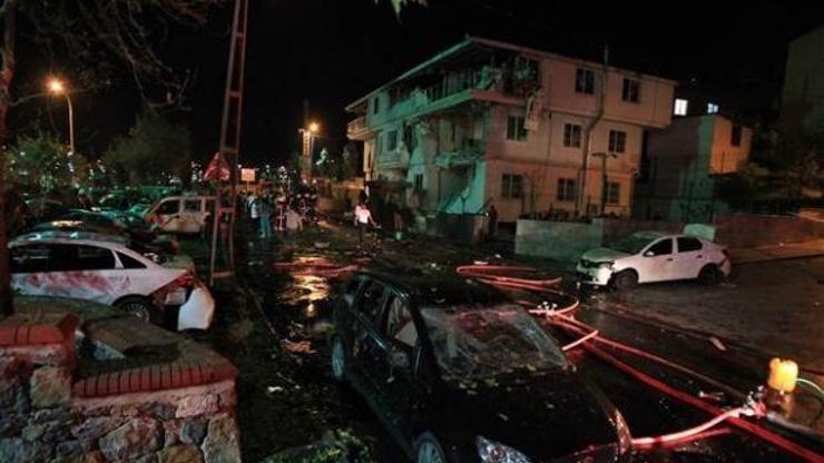 İstanbul Sultanbeyli'de karakola bombalı saldırı İstanbul Sultanbeyli'de karakola bombalı saldırı