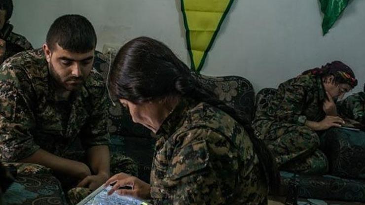 YPG gösteriyor, ABD vuruyor