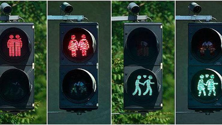 Trafik ışıklarında eşcinsel figürler