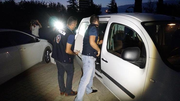 İzmirde paralel yapı iddiasıyla operasyon, 1 avukat gözaltında