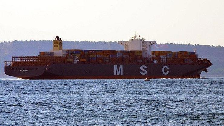 Dev konteyner gemisi Çanakkale Boğazını kilitledi