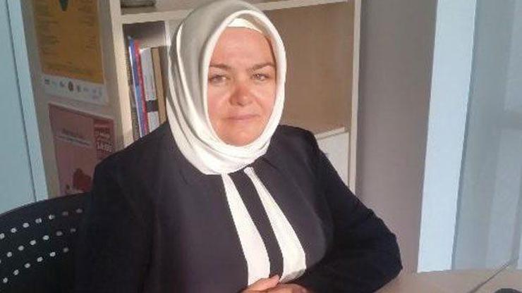 Ayşen Gürcan ilk başörtülü kadın bakan oldu