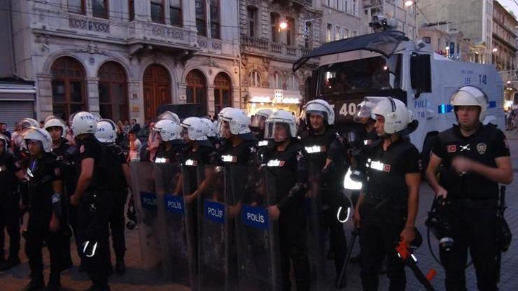 Taksimdeki barış eylemine polis müdahalesi