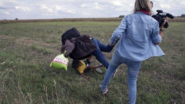 Macar gazeteci göçmene çelme taktı