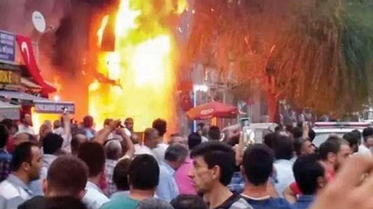 Kırşehirde ateşe verilen Gül Kitabevine yayıncılardan destek