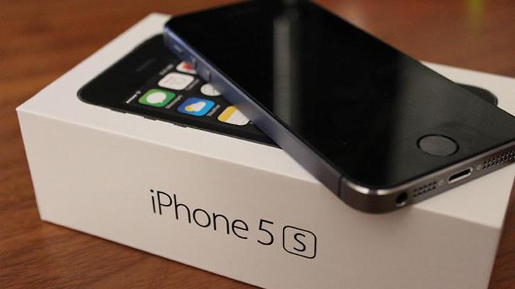 8 GB iPhone 5s geliyor