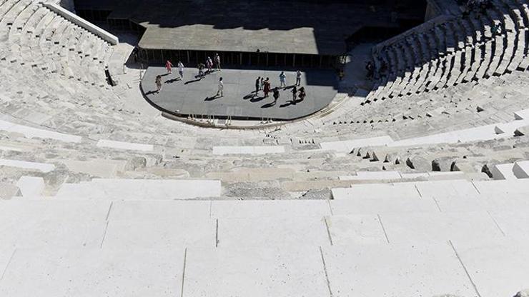 Aspendos restorasyonunda mutfak mermeri eleştirisi