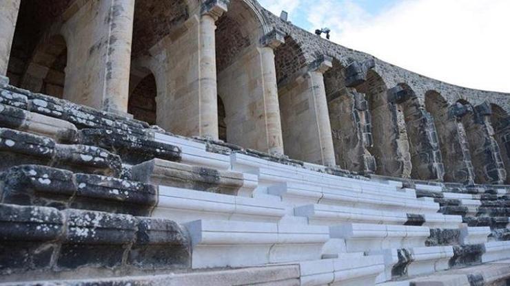 Aspendos Antik Tiyatrosu Meclise  taşındı