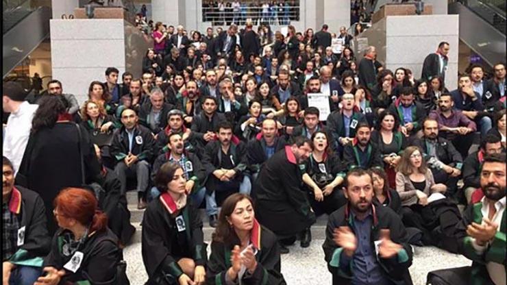 Çağlayan Adliyesinde avukatlardan Ankara protestosu