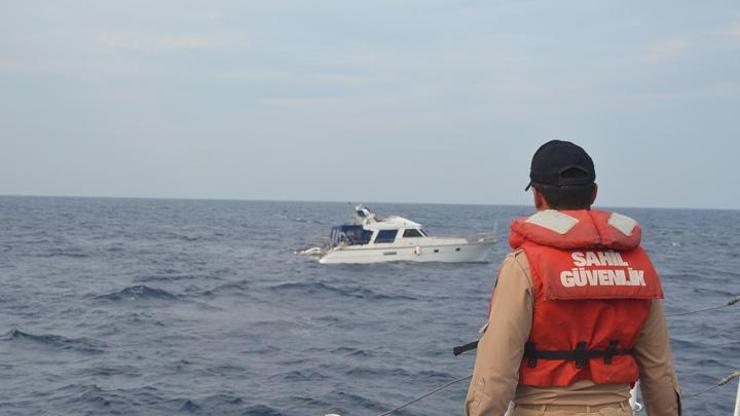 Mülteci botu battı: 2 ölü, 7 kayıp