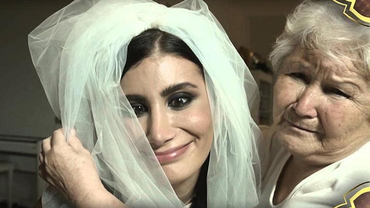 İrem Derici ve Anneler Korosundan Beyaza evlen videosu