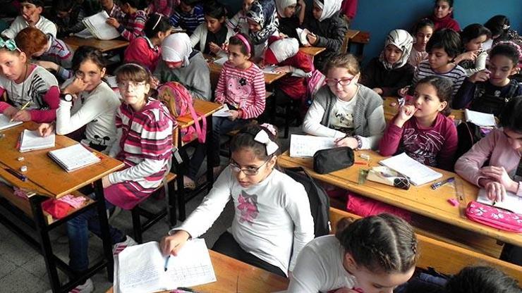 Suriyeli öğrencilere Osmanlı ortak değerimiz yazılı ders kitabı