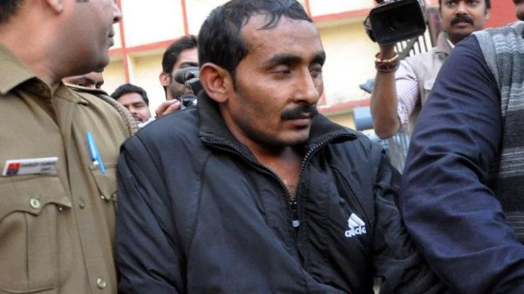 Hindistanda tecavüzcü taksiciye ömür boyu hapis cezası
