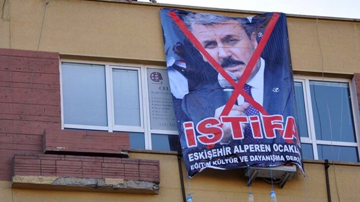 Alperen Ocakları Mustafa Desticinin istifasını istedi