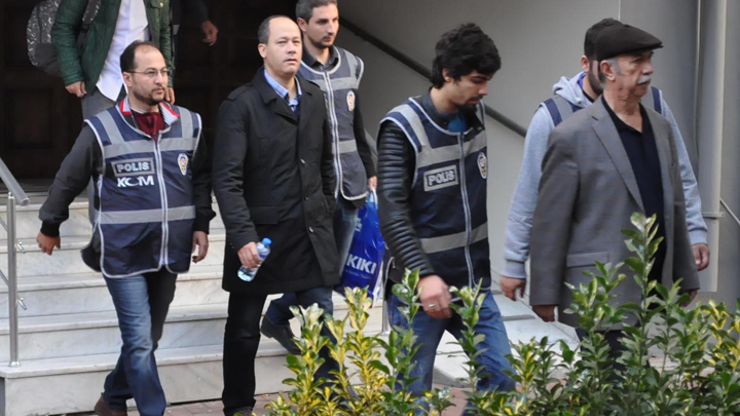 İzmir de savcılık 36 polis ve bürokratın tutuklanmasını istedi