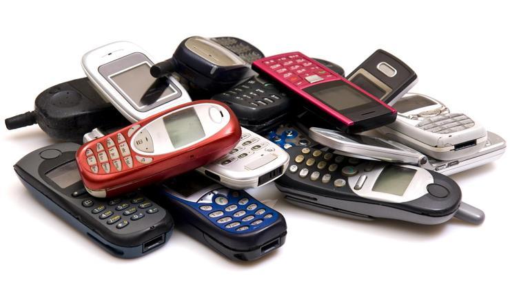 İsveçlilerin evinde 2 milyon eski cep telefonu var