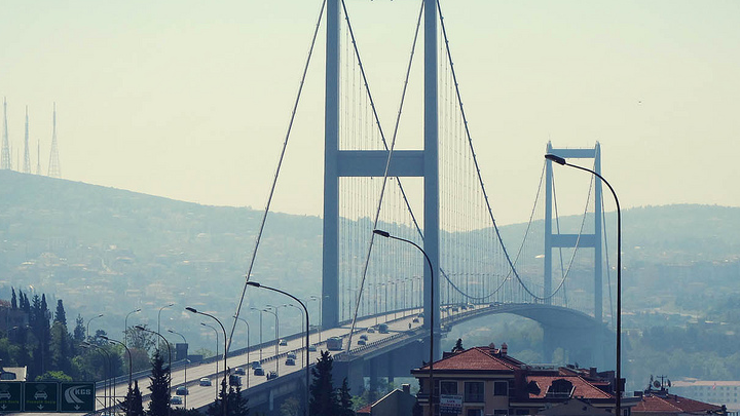 Boğaziçi Köprüsü ve bazı yollar maraton için trafiğe kapatıldı