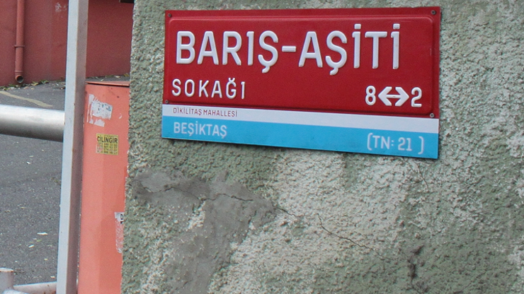 Beşiktaşta Kürtçe sokak ismi