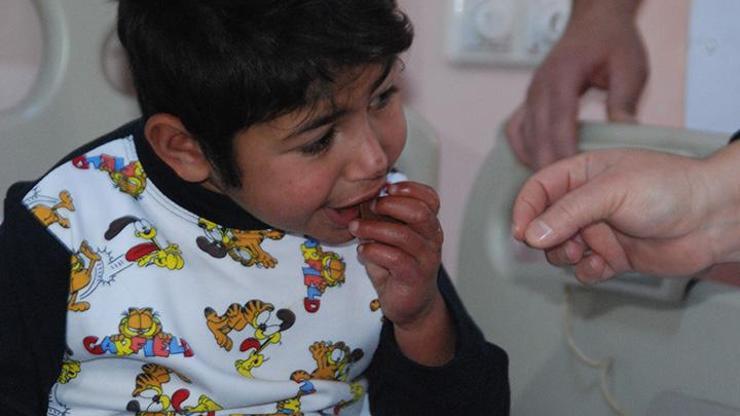 Zihinsel engelli Suriyeli çocuk ayakları bağlanmış halde kömürlükte bulundu