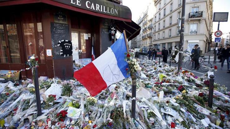 Hollande: Evlerinize Fransa bayrağı asın