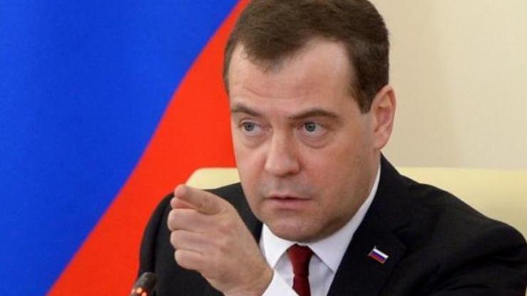 Medvedevden Suriyede kara harekatı açıklamalarına yanıt