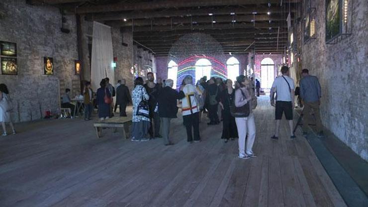İstanbul Bienali, Venedik Bienalini geçti