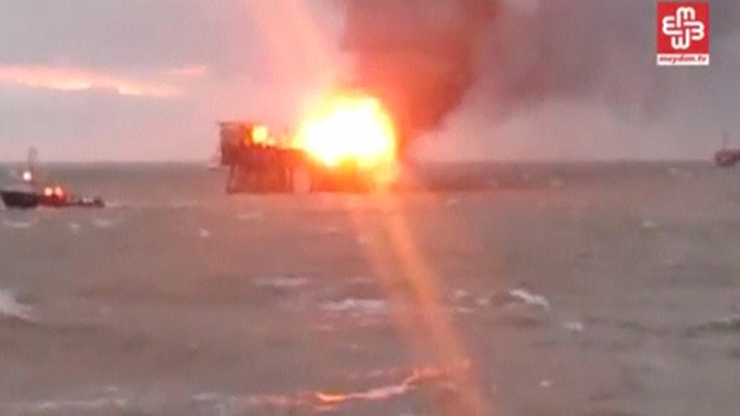 Hazar Denizinde petrol platformunda yangın çıktı: 32 ölü