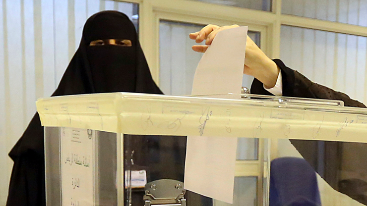 Suudi Arabistanda ilk kez bir kadın belediye meclisine seçildi