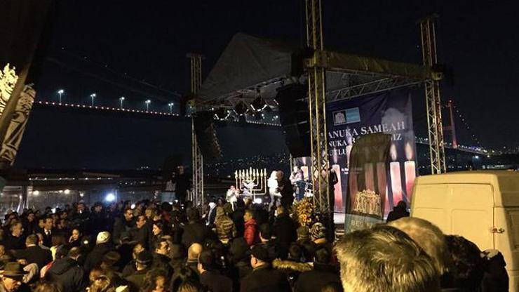 Türkiyede ilk kez Hanuka Bayramı açık alanda kutlandı