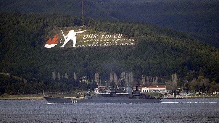Rus savaş gemisi Minsk, Çanakkale Boğazını Türk botunun refakatiyle geçti