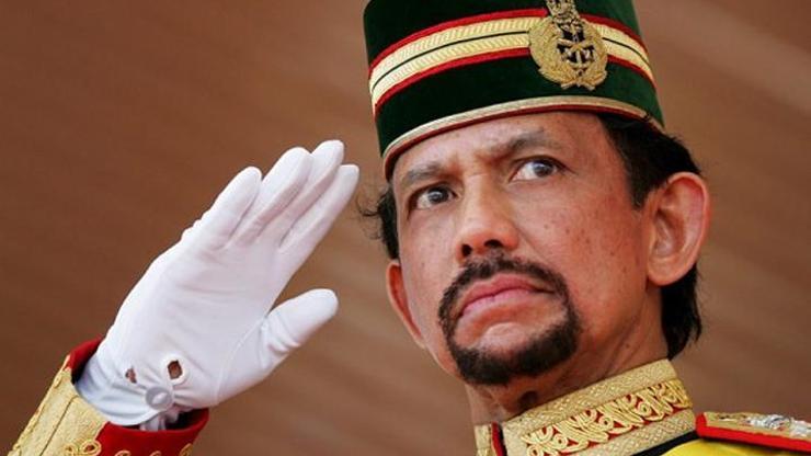 Brunei Sultanı Noel’i yasakladı