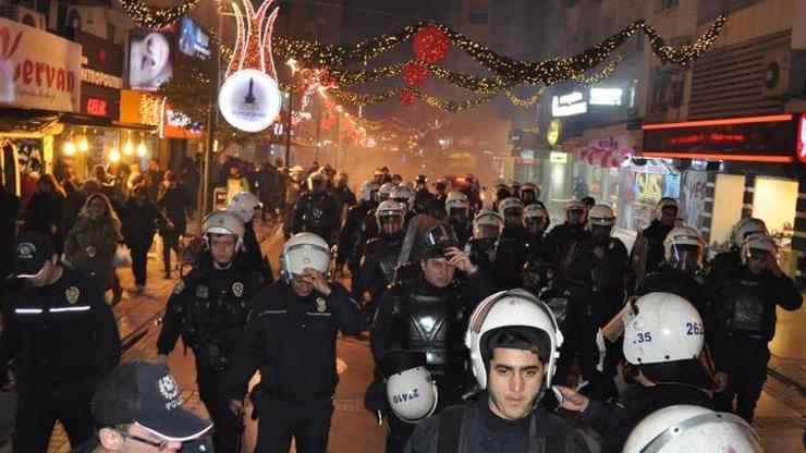 İzmirde HDPlilere gözaltı