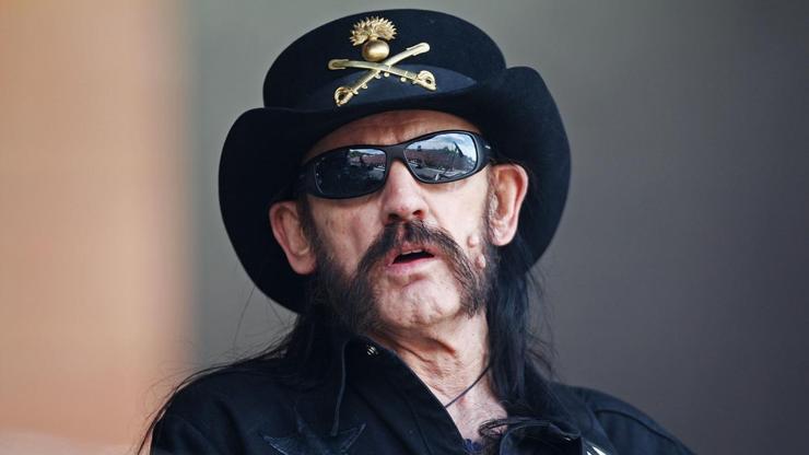 Rock yıldızı Lemmy Kilmister hayatını kaybetti