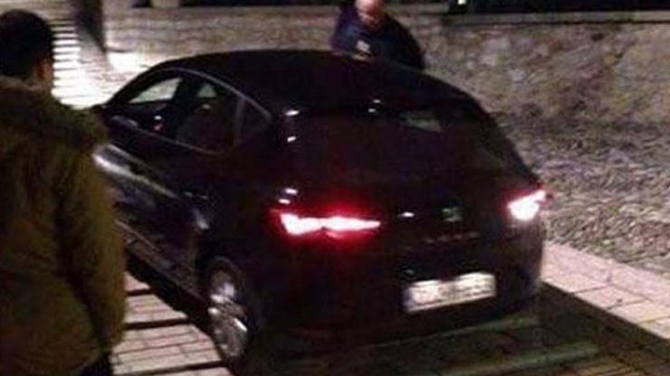Türk turist Mostar Köprüsünden arabayla geçmeye çalıştı
