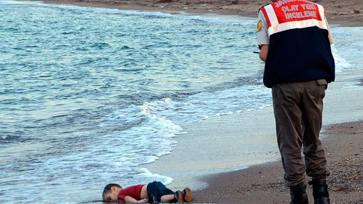 Alan Kurdinin o fotoğrafı 2015 yılının en iyisi olarak gösterildi