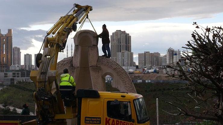 Heykeltıraş Toprak Ana heykelini kaldırdı