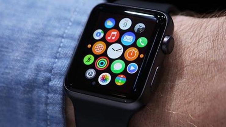 Apple Watch pastanın yarısını yedi