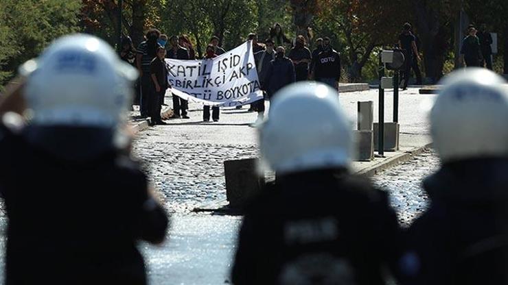 IŞİD protestosu nedeniyle yargılanan üniversitelilerin duruşması ertelendi