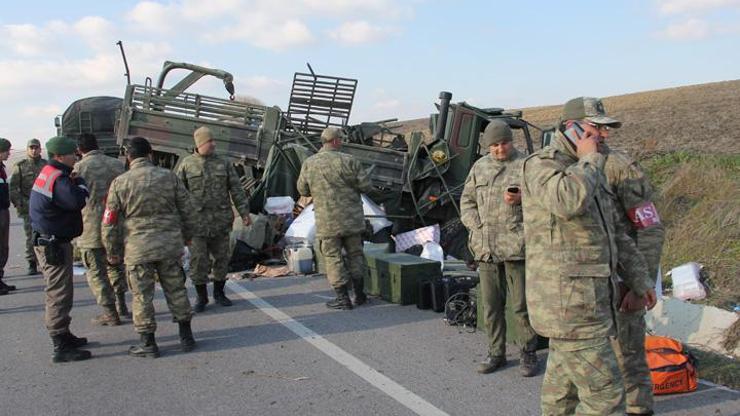 Kırklarelinde askeri araç kaza yaptı: 3 asker yaralandı