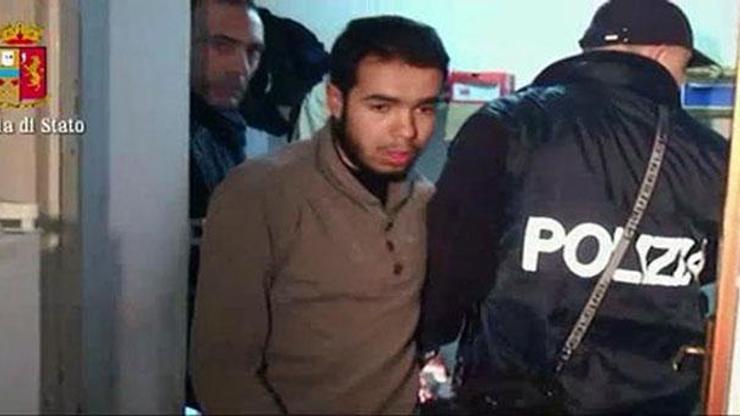 Türkiyeden sınır dışı edildi, İtalyada tutuklandı