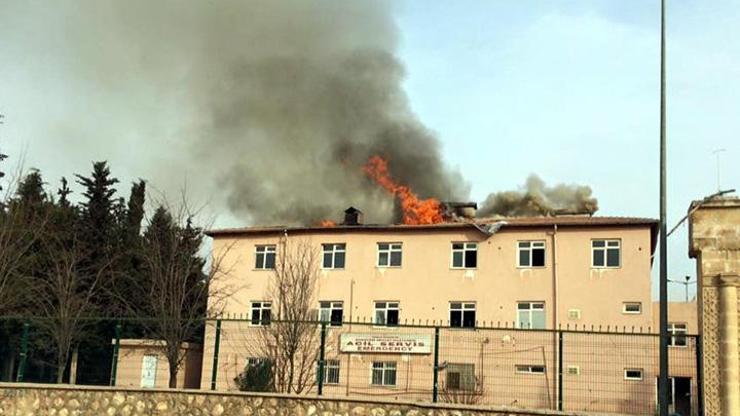Nusaybinde PKKlılar eski hastaneyi ateşe verdi