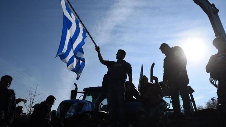 Yunanistanda grevler ve çiftçi eylemleri devam ediyor